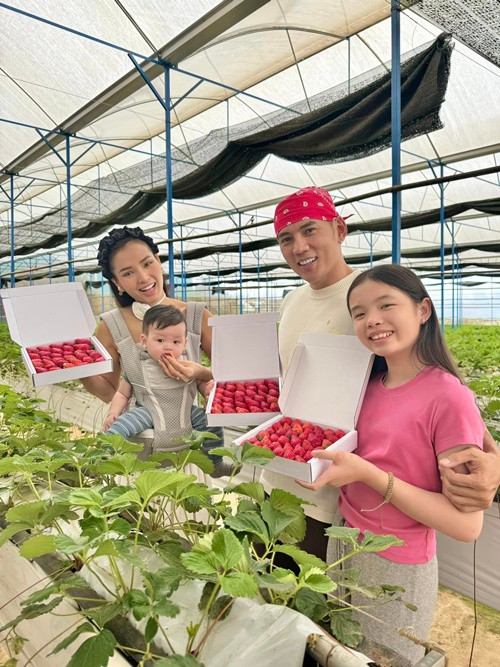 Nam diễn viên bày tỏ: "Bình hiểu, Trinh muốn lan tỏa cảm hứng đến những người phụ nữ đang và sắp mang bầu ngoài kia, họ rất e dè, mặc cảm khi đối mặt với nhiều sự thay đổi về ngoại hình khi mang bầu. Trinh muốn các chị em phụ nữ luôn tự tin luôn vui vẻ trong khoảng thời gian thai kỳ để mang đến nhiều năng lượng tích cực cho đứa con của mình sau này. Chứ không phải ai mang bầu cũng trở nên tự ti, mặc cảm, hay hơn hết là trầm cảm. Bản thân là một người chồng, thì Bình hoàn toàn ủng hộ điều đó".