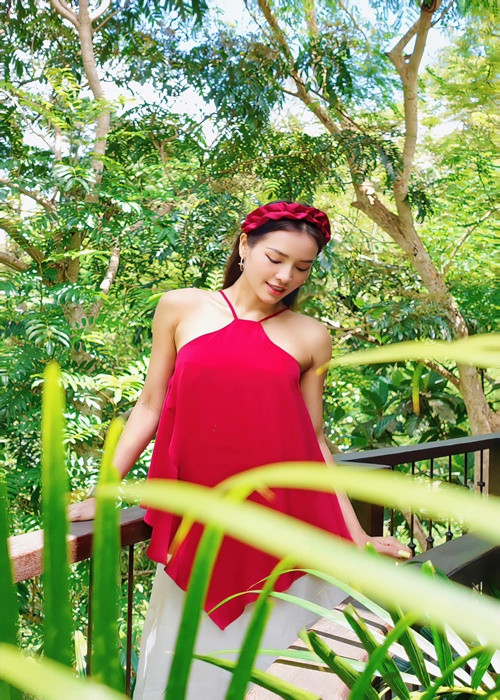 Vợ Lý Bình từng sửa mũi, độn cằm, tiêm nhỏ hàm, tiêm mặt cho tan mỡ và tiêm filler môi.