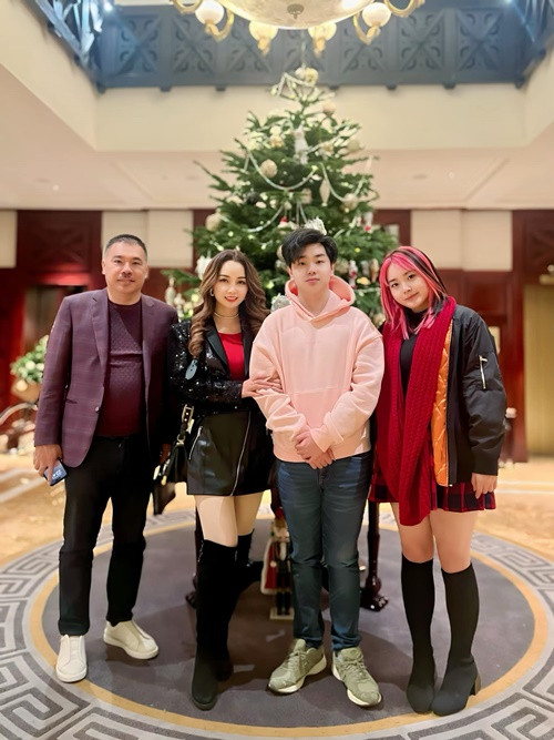 Mới đây, nữ diễn viên ra mắt phim "Đóa hoa mong manh" tại Việt Nam. Theo số liệu của đơn vị thống kê doanh thu độc lập Box Office Việt Nam, phim thu về 203 triệu đồng sau 3 ngày ra rạp.