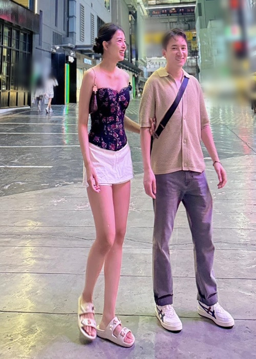 Phan Mạnh Quỳnh nấu ăn cho gia đình, đưa hết tiền cho vợ.