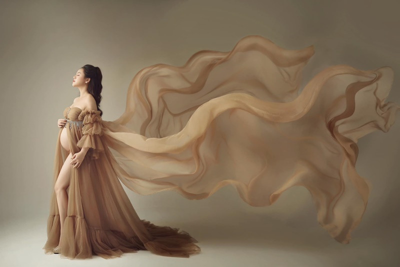 Trên truyền thông, Thu Quỳnh cho biết, cô quyết định không kết hôn lần thứ hai vào điểm này vì thấy việc đó không quan trọng. Mối quan hệ giữa nữ diễn viên và bố của em bé trong bụng hiện tại vẫn ổn.