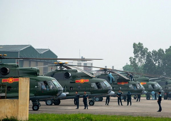 Tại Lễ kỷ niệm 70 năm Chiến thắng Điện Biên Phủ (7/5/1954 - 7/5/2024), 3 biên đội gồm 9 máy bay trực thăng của Không quân Việt Nam mang theo Quốc kỳ và cờ Đảng sẽ tham gia bay trong Lễ kỷ niệm. Sáng 19/4, tại sân bay Hòa Lạc (Sơn Tây, Hà Nội), toàn lực lượng trực thăng của Quân chủng PK-KQ tham gia bay diễu binh, diễu hành kỷ niệm 70 năm chiến thắng Điện Biên Phủ đã bay chuyển sân lên sân bay Điện Biên.