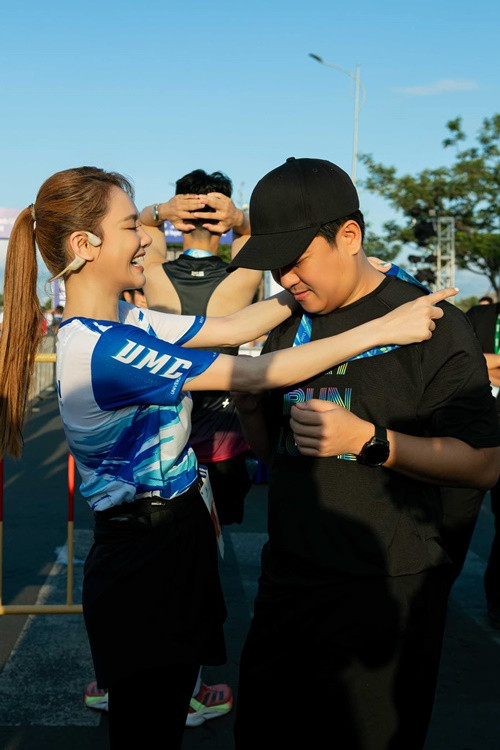 Quà sinh nhật độc lạ Nhã Phương dành tặng Trường Giang Qua sinh nhat doc la Nha Phuong danh tang Truong Giang