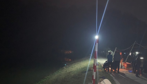 Hoa Binh: Lat thuyen khi di cau ca khien mot nguoi thiet mang