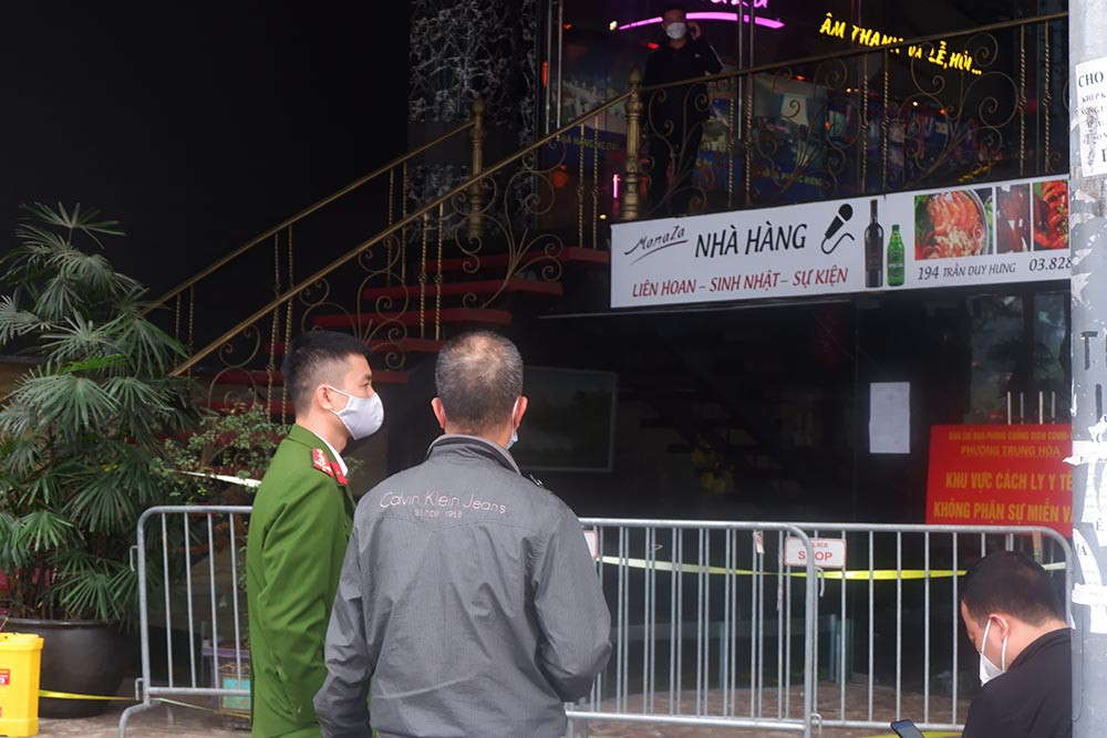 Khu vực quán được cách ly rất nghiêm ngặt.