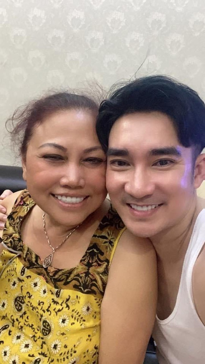 Siu Black gay sop sau scandal, lo giong hat karaoke gay ngo ngang-Hinh-5