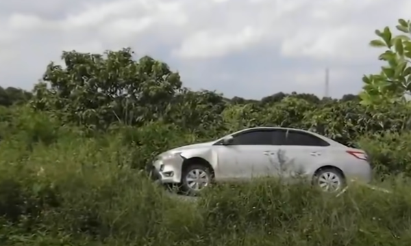 Mở rộng điều tra, cơ quan Công an tiếp tục phát hiện thêm tại khu vực xã Thanh Thủy, huyện Thanh Hà, cách nơi phát hiện thi thể nạn nhân khoảng 14km, có một ô tô mang biển số tỉnh Quảng Ninh bị bỏ lại bên đường với nhiều dấu hiệu bất thường. Qua khám nghiệm, cơ quan chức năng phát hiện trên xe còn lưu nhiều vết máu của anh D.V.H.. Căn cứ các tài liệu thu thập được, Công an xác định đây là vụ án giết người, cướp tài sản nên tập trung xác minh, truy bắt hung thủ.