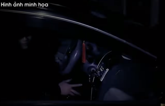 Khoảng 22h cùng ngày, gã thuê anh Dương Văn H. (33 tuổi, ở thành phố Cẩm Phả, Quảng Ninh) chở anh ta về huyện Thanh Hà (Hải Dương) với giá 1,2 triệu đồng. Tuân ứng trước cho tài xế 500.000 đồng để anh này đổ xăng xe.