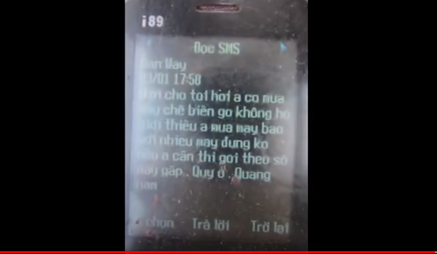 Đầu năm 2012, Phú nhận được điện thoại của anh Trần Nam Hoàng, Giám đốc Công ty TNHH Hoàng Phát Thịnh có trụ sở tại phường Bình Hưng Hòa B, quận Bình Tân, TP HCM chuyên kinh doanh, buôn bán thiết bị sản xuất đồ gỗ hỏi mua máy móc và nhà xưởng. Theo thỏa thuận, chiều ngày 4/3/2012, anh Hoàng sẽ đáp máy bay đến Đà Nẵng để xem hàng.