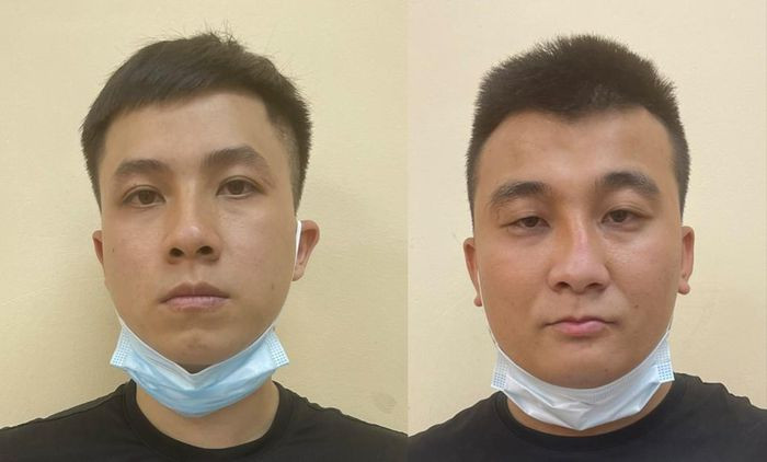  Kẻ cướp lao vào nhà, tấn công người phụ nữ: Không nợ nần gì, nhưng chị T.N.M.H. (trú quận Bình Thạnh, TP HCM) bất ngờ bị Nguyễn Văn Tuyên (26 tuổi), Lê Ngọc Anh (25 tuổi, đều ở Hải Phòng) cùng một người khác đến nhà đòi tiền và tấn công để cướp tài sản. Ngày 13/12, Công an quận Bình Thạnh cho biết đang tạm giữ những đối tượng này đề điều tra, làm rõ. (Anh bên trái và Tuyên bên phải)