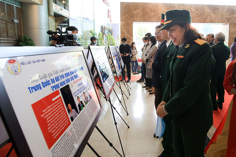 Khai mac trien lam anh 