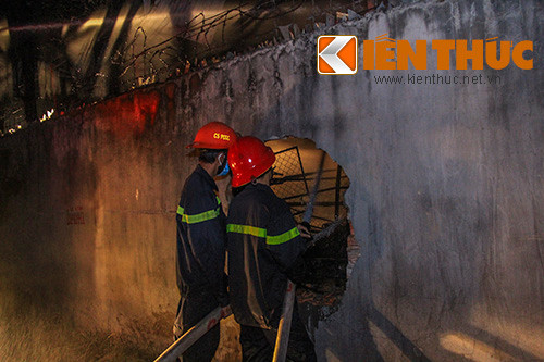 Chay cong ty may, hang tram thung vai bi thieu rui-Hinh-3