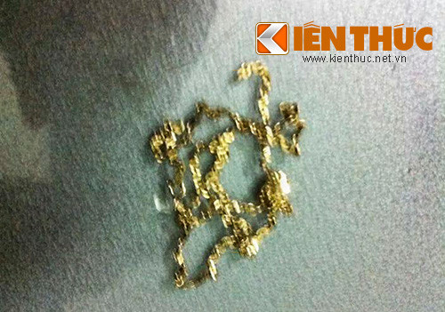 Hiệp sĩ SBC mật phục, tóm sống đối tượng cướp dây chuyền vàng - Hình 2 Hiep si SBC mat phuc, tom song doi tuong cuop day chuyen vang-Hinh-2