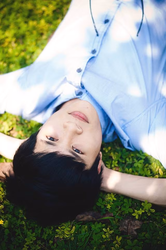 “Vương vẫn có một ước mơ cháy bỏng là mong sao sau này đi làm có điều kiện để được du lịch cho biết đây biết đó. Slogan sống là vì cuộc đời là những chuyến đi", Vương chia sẻ.