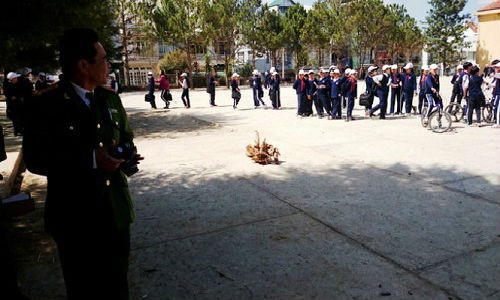 Nu sinh lop 8 bat ngo tu vong trong gio the duc