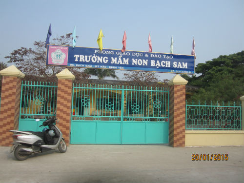 Be 3 tuoi chet tai truong: Thi the co vet tham dai tren nguc