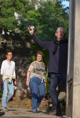 Theo một khảo sát của công ty Travel Leaders Group (Mỹ), 27,5% người Mỹ tham gia khảo sát đã trả lời rằng Việt Nam là điểm đến đáng chú ý nhất của khu vực Đông Nam Á trong năm 2015. Xếp sau Việt Nam lần lượt là Thái Lan (với 22,8%) và Myanmar (11,2%).