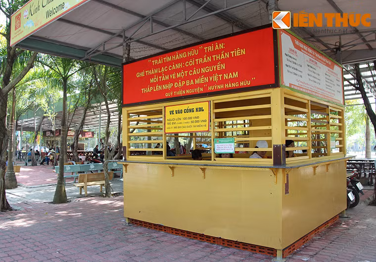 Trước đó, sau tuyên bố đóng cửa, KDL Đại Nam đã có thông báo sẽ mở cửa, thu phí vào cổng và các dịch vụ trò chơi trở lại vào ngày đầu năm mới.