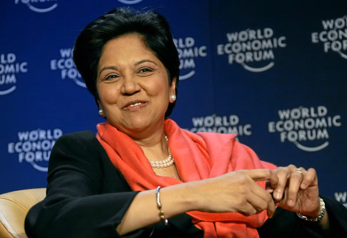 Indra Nooyi, Tổng giám đốc điều hành của PepsiCo, luôn tự tin vào chính bản thân mình. “Tôi luôn tự nhủ rằng tôi có thể làm điều đó tốt hơn bất cứ ai khác”, bà Indra chia sẻ.