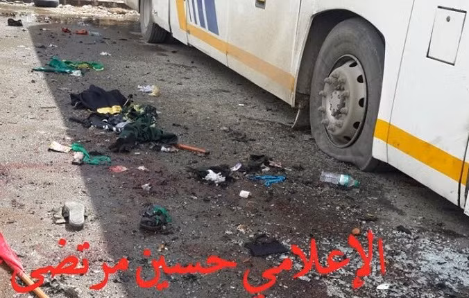 Xe cứu thương mau chóng đưa các nạn nhân tới bệnh viện cấp cứu. Ảnh: RT.