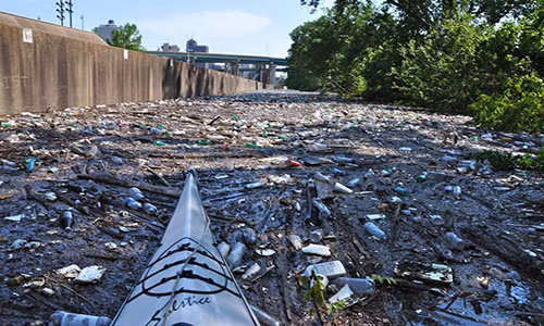 Hồi năm 2011, nhiều người “bình chọn” Memphis thuộc bang Tennessee là một trong những thành phố bẩn nhất nước Mỹ. Thành phố này từng hai lần phải đối mặt với đại dịch sốt vàng, tiêu chảy và sốt rét cũng như điều kiện vệ sinh và chăm sóc sức khỏe không đảm bảo.