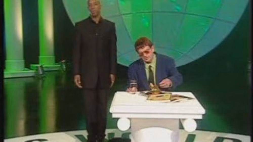 Năm 2009, Ken Edwards lập kỷ lục ăn uống gây sốc trên thế giới khi có thể ăn tới 36 con gián sống trong vòng 1 phút.