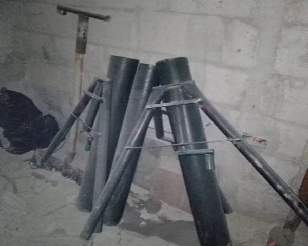 Tuy nhiên, các tay súng nổi dậy địa phương vẫn chưa chịu đầu hàng.