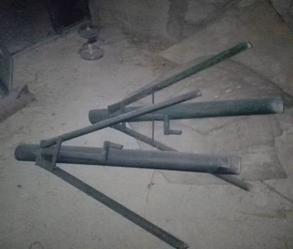 Được biết, Sư đoàn cơ giới 4 của quân đội Syria hiện giờ đã bao vây hoàn toàn vùng ngoại ô Barzeh và Al-Qabun.