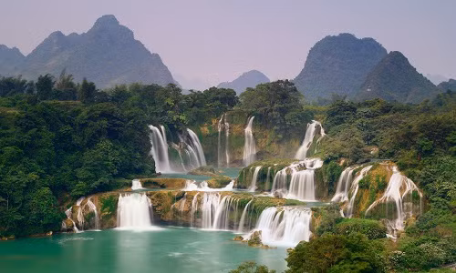 Thác Bản Giốc của Việt Nam là một trong những thác nước đẹp nhất thế giới.