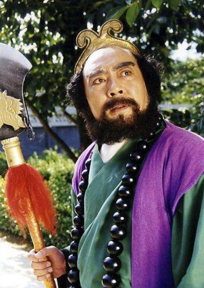 Theo "Thi thoại Đường Tam Tạng thỉnh kinh" - tác phẩm được viết trước khi "Tây Du Ký" ra đời, Sa Tăng từng nói với Tam Tạng pháp sư rằng: "Dưới cổ ta là những đầu lâu của người mà ta đã từng ăn thịt".