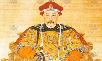 Liên quan đến tuổi thọ của vua Càn Long, các nhà nghiên cứu phát hiện một chuyện bất ngờ. Đó là có một người cả gan tiên đoán hoàng đế nhà Thanh này sống tới năm bao nhiêu tuổi. Người đó chính là Trí Thiên Báo.