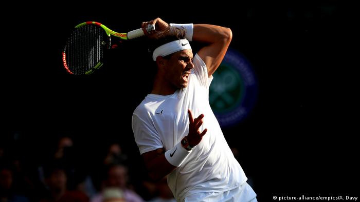 Người thuận tay trái thường chơi giỏi hơn ở những môn thể thao đòi hỏi sự phản ứng nhanh như bóng chày, bóng bàn, cricket, tennis...