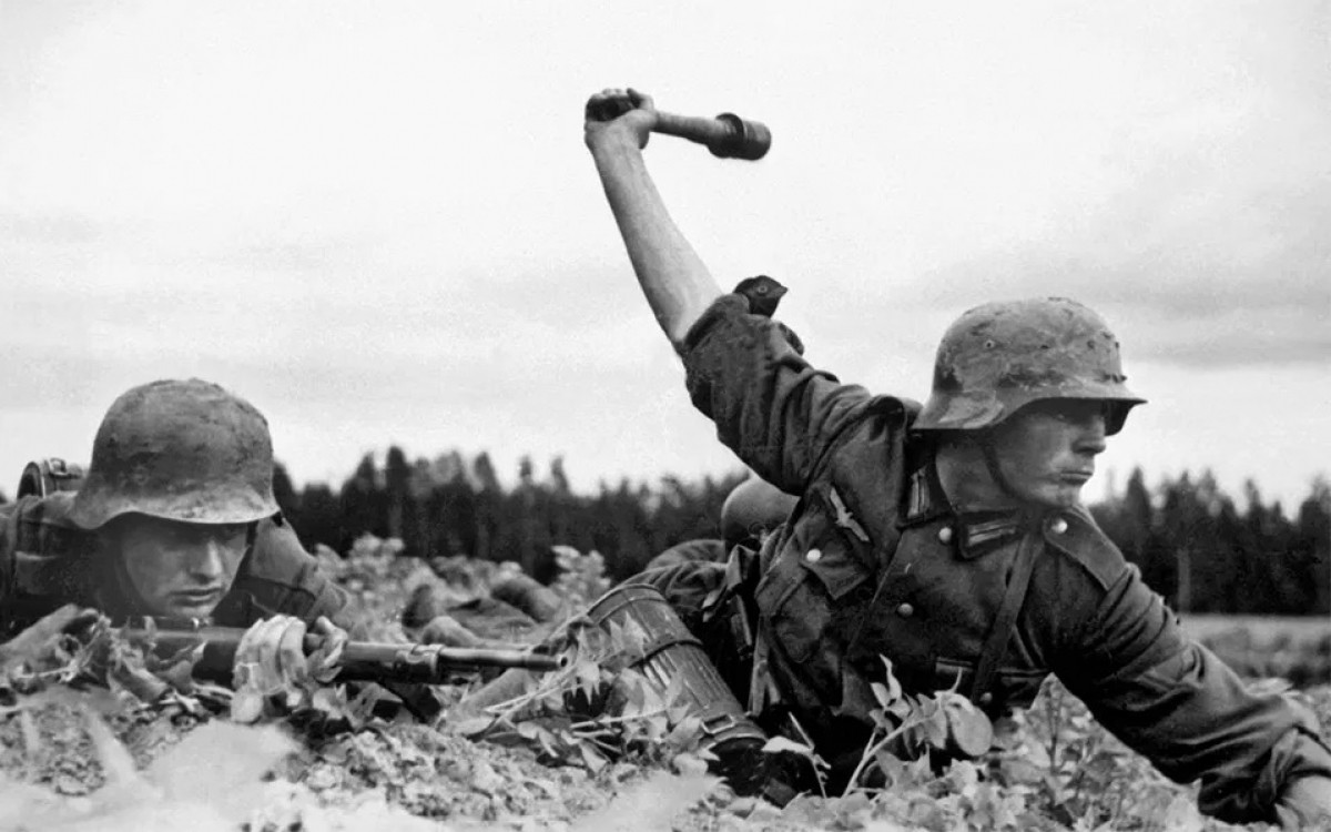 Cách đây 81 năm, trùm phát xít Hitler và Đức quốc xã triển khai chiến dịch Barbarossa nhằm thôn tính Liên Xô. Theo các chuyên gia, đây là cuộc xâm lược lớn nhất trong lịch sử nhằm vào xứ sở bạch dương.