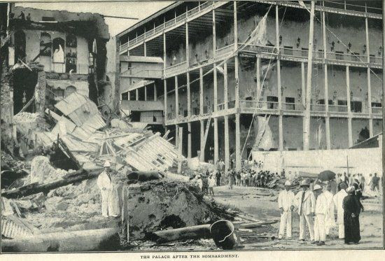 Do Khalid bin Bargash lên ngôi vua nên giới chức Anh lo ngại sẽ mất ảnh hưởng tại Zanzibar - quốc đảo có vị trí chiến lược quan trọng. Thêm nữa, hiệp ước năm 1866 quy định Anh là bên quyết định cuối cùng về vấn đề người kế vị ngai vàng ở Zanzibar.