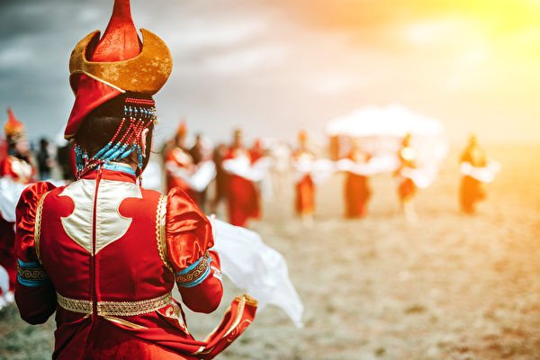 Với quyết định trên, Ba Đồ Mạnh Khắc trở thành Đại Hãn tiếp theo của Mông Cổ. Dưới sự chăm sóc và định hướng của vợ, Ba Đồ Mạnh Khắc dần trở thành thủ lĩnh tài giỏi của người Mông Cổ.