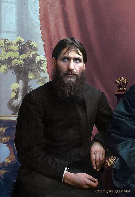 Năm 1916, Rasputin gửi một bức thư cho Sa hoàng Nicholas II. Trong thư, ông kể rằng cảm nhận được cái chết của mình đang cận kề. Ông cũng buông lời nguyền rằng, nếu bản thân bị những người dân thường giết chết thì không đáng lo ngại, nhưng nếu ông ta bị tầng lớp thượng lưu quý tộc sát hại thì nước Nga sẽ rơi vào tình trạng hỗ loạn kéo dài 25 năm.