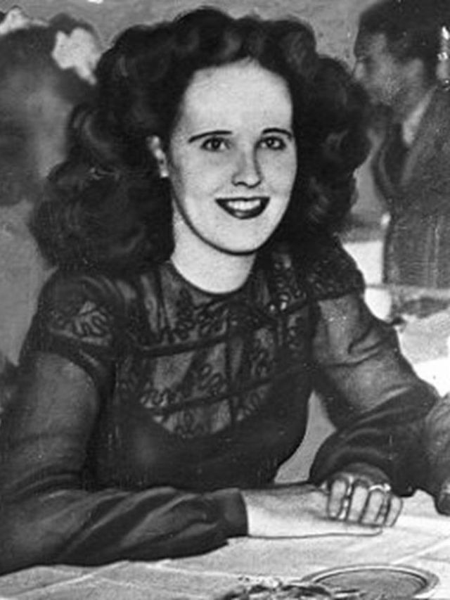 Theo điều tra của cảnh sát, Robert Manley là người cuối cùng gặp Elizabeth Short. Người này là nhân tình của cô. Hai người tạm biệt nhau lúc 18h30 ngày 9/1/1947 ở sảnh khách sạn Biltmore.