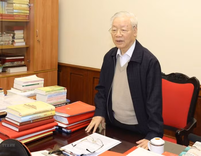 Thu truong, cuc truong va 6 doi tuong bi bat giam vi vu 'chuyen bay giai cuu'-Hinh-3