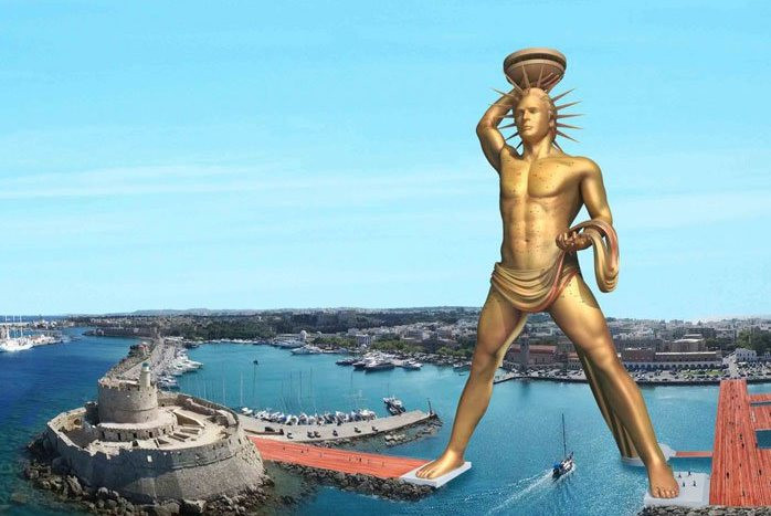 Thần mặt trời Helios được xem là người bảo hộ của thành Rhodes. Ông có công lớn giúp người dân thoát khỏi cuộc bao vây của vua xứ Macedonia là Demetrios I Poliorcetes vào năm 305 trước Công nguyên.