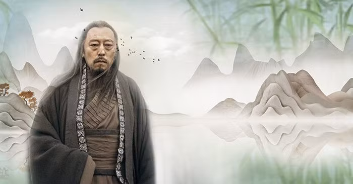 Không những vậy, Tư Mã Ý là người nhìn xa trông rộng và có chuẩn bị chu đáo cho hậu sự của mình. Theo sử sách, vào năm 251, ông qua đời sau một thời gian lâm bệnh. Khi cận kề cái chết, Tư Mã Ý gọi con cháu đến để dặn dò chuyện hậu sự. Ông cẩn thận căn dặn rằng không được xây mộ, không trồng cây xung quanh nơi an nghỉ của bản thân.