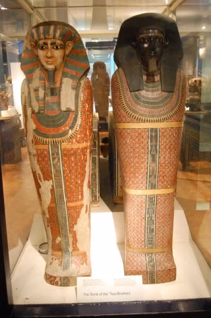 Ngày nay, du khách có thể ghé thăm Bảo tàng Manchester để chiêm ngưỡng và tìm hiểu về xác ướp Khnum-nakht và Nakht-ankh. Đó là những xác ướp lâu đời nhất tại bảo tàng này và cũng được nhiều người biết đến nhất.