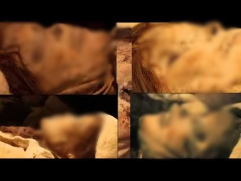 Theo các chuyên gia, xác ướp công chúa Tân Cương có nhiều điều đặc biệt. Người này đội mũ trùm đầu và sở hữu hàng lông mi dài, cong vút. Đặc biệt, đôi môi của công chúa dường như đang nở nụ cười.