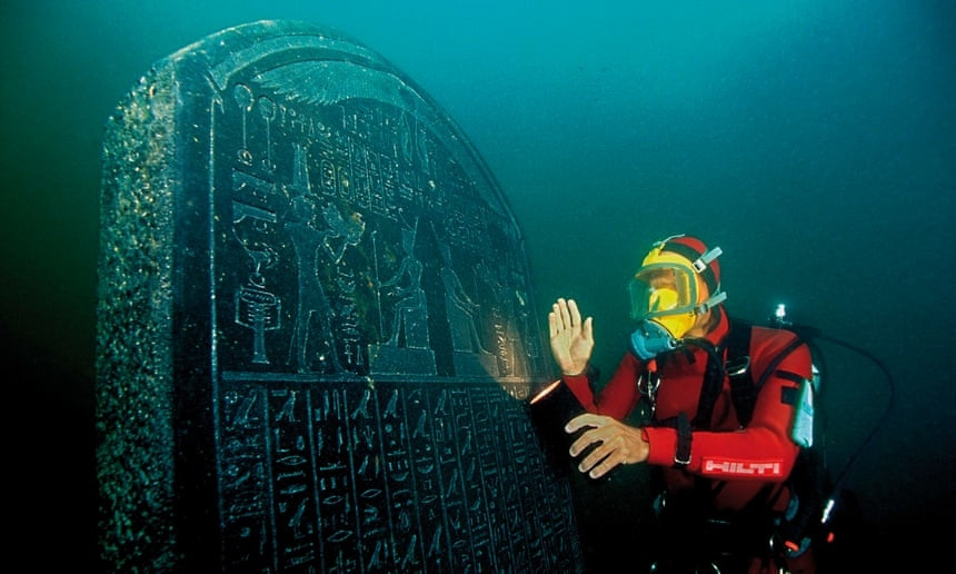 Theo các chuyên gia, thành phố cổ Thonis-Heracleion biến mất bí ẩn khỏi Địa Trung Hải khoảng 1.200 năm trước. Nguyên nhân khiến nơi này bị đại dương "nuốt chửng" đến nay vẫn là bí ẩn lớn.
