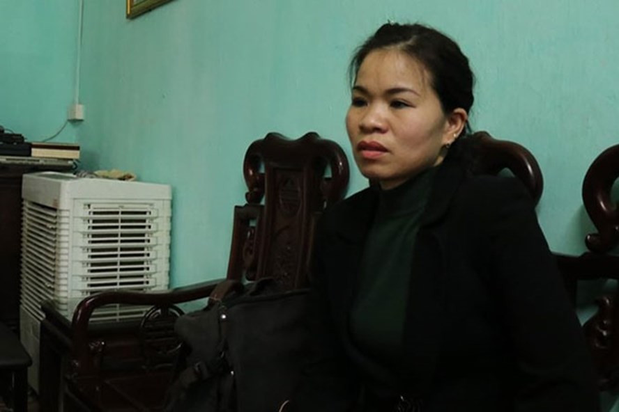  Vợ Thượng tá Nguyễn Huy Thịnh phải gánh nỗi đau mất mát quá lớn khi chồng hy sinh. Ảnh: Lao Động. 