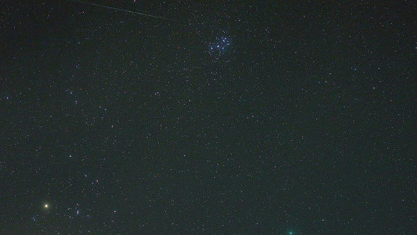 Mưa sao băng Geminids ở Hampshire, Anh.