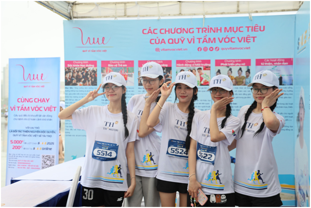 10.548 vận động viên chạy vì tầm vóc Việt tại S-Race Hà Tĩnh - Hình 5 10.548 van dong vien chay vi tam voc Viet tai S-Race Ha Tinh-Hinh-5