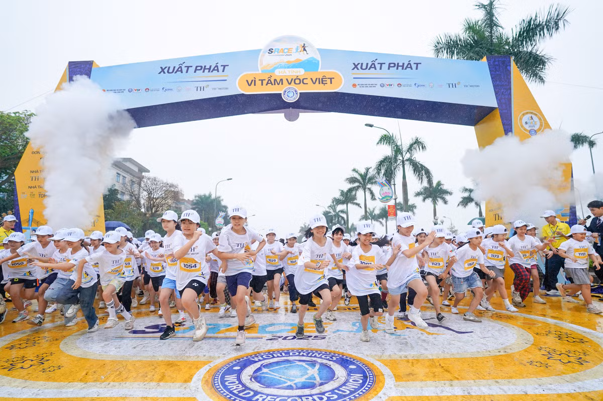 10.548 van dong vien chay vi tam voc Viet tai S-Race Ha Tinh