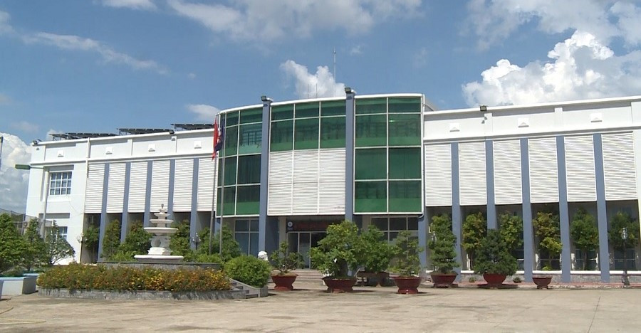 Long An: Mot ngay trung 3 goi thau, Cty Ngoc Dung 1 nang luc ra sao?