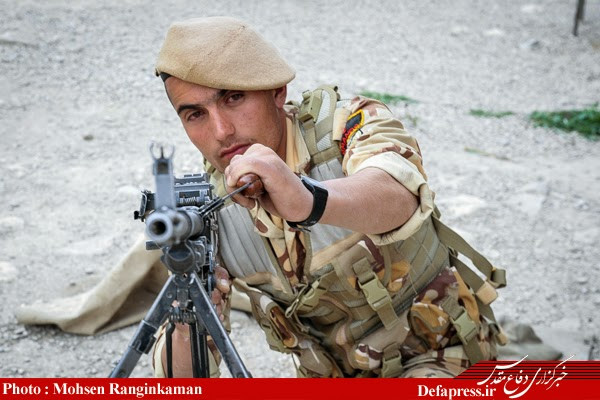 Các trang bị của Lữ đoàn 35 hầu hết do Iran tự sản xuất, tuy nhiên chúng đều là sản phẩm sao chép công nghệ. Trong ảnh là khẩu trung liên kiểu PKM do Liên Xô thiết kế.