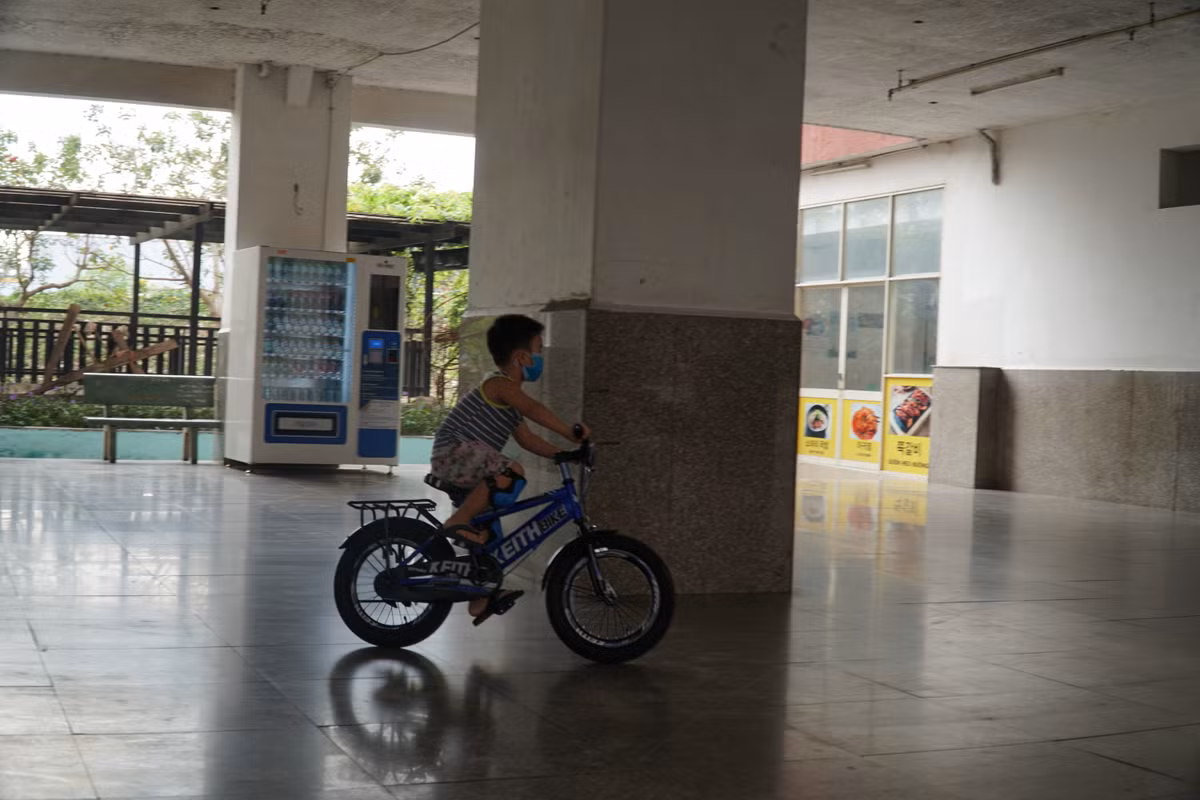 Không gian chung của tầng trệt để trẻ em, cư dân vui chơi. 